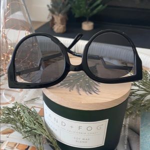 DIFF Black Cat eye sunglasses